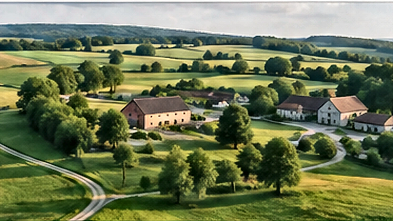 Österreichisch wirkende Agrarlandschaft mit Hofstelle und bewirtschafteten Flächen als Symbol für Veränderung in der Landwirtschaft